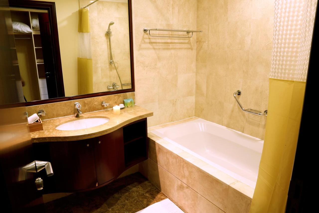 Bay Bliss At Palm Jumeirah With Free Beach Access Apartment Дубай Екстериор снимка